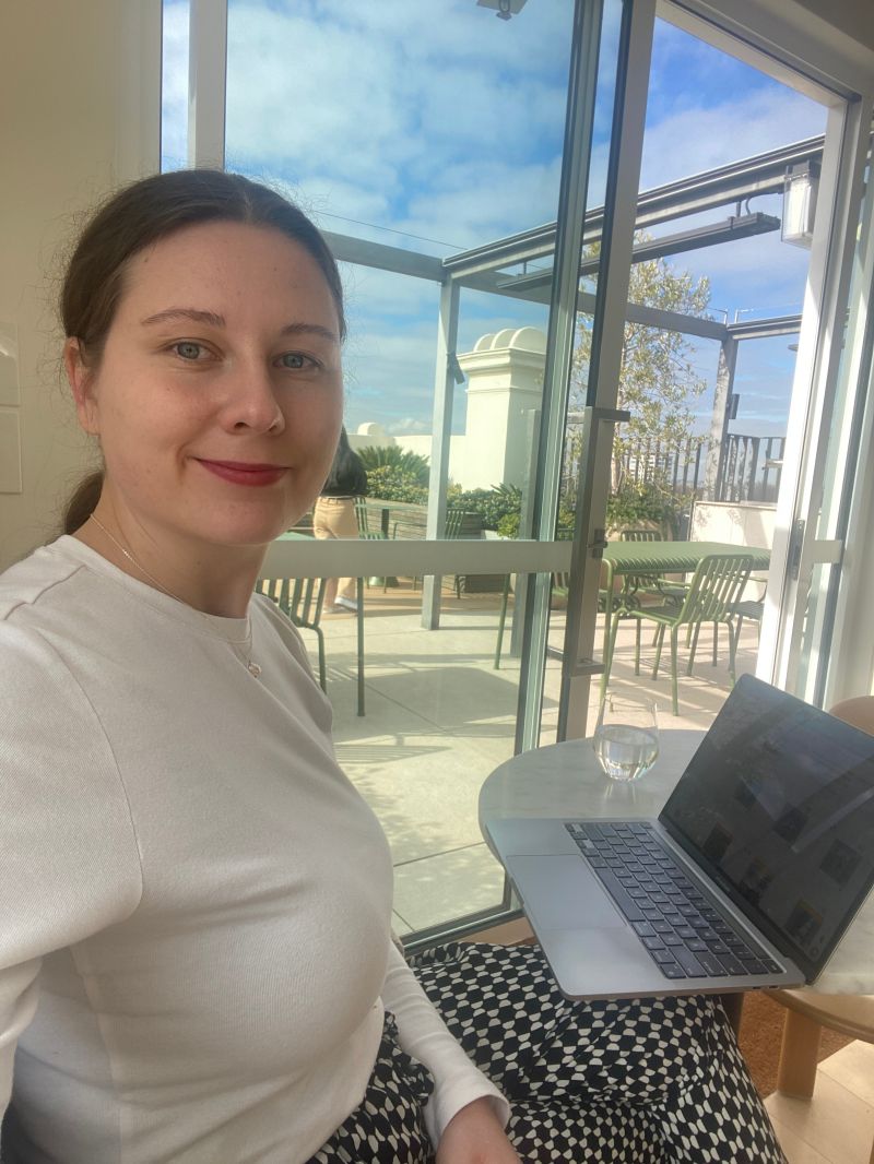 Simona Jasik, B2B LinkedIn Marketing Specialist